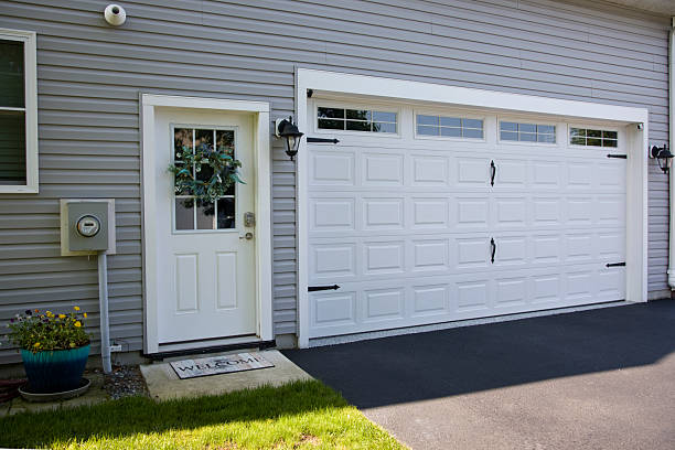24/7 Emergency Garage Door Panel Replacement experts in Telford, TN